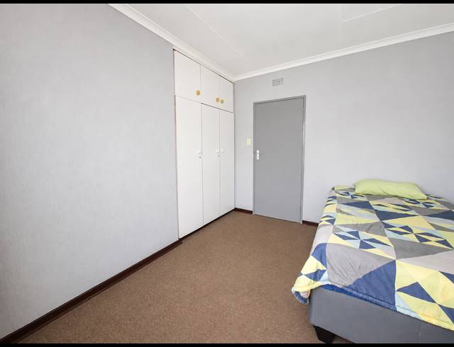 3 BEDROOM FLAT FOR SALE IN THREE RIVERS